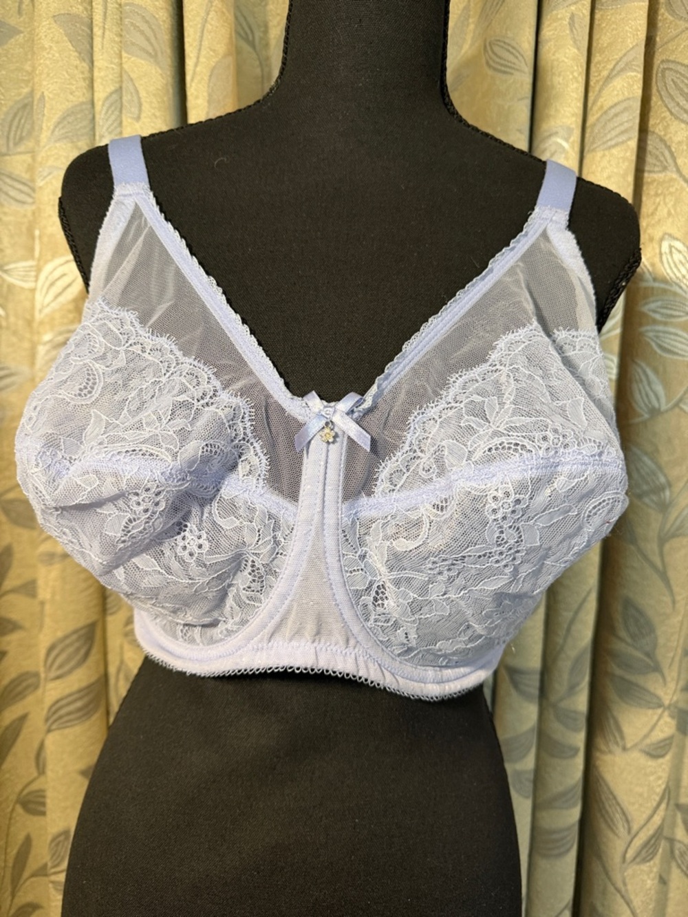 Wacoal Light Blue Lace Full-Coverage Underwire Bra